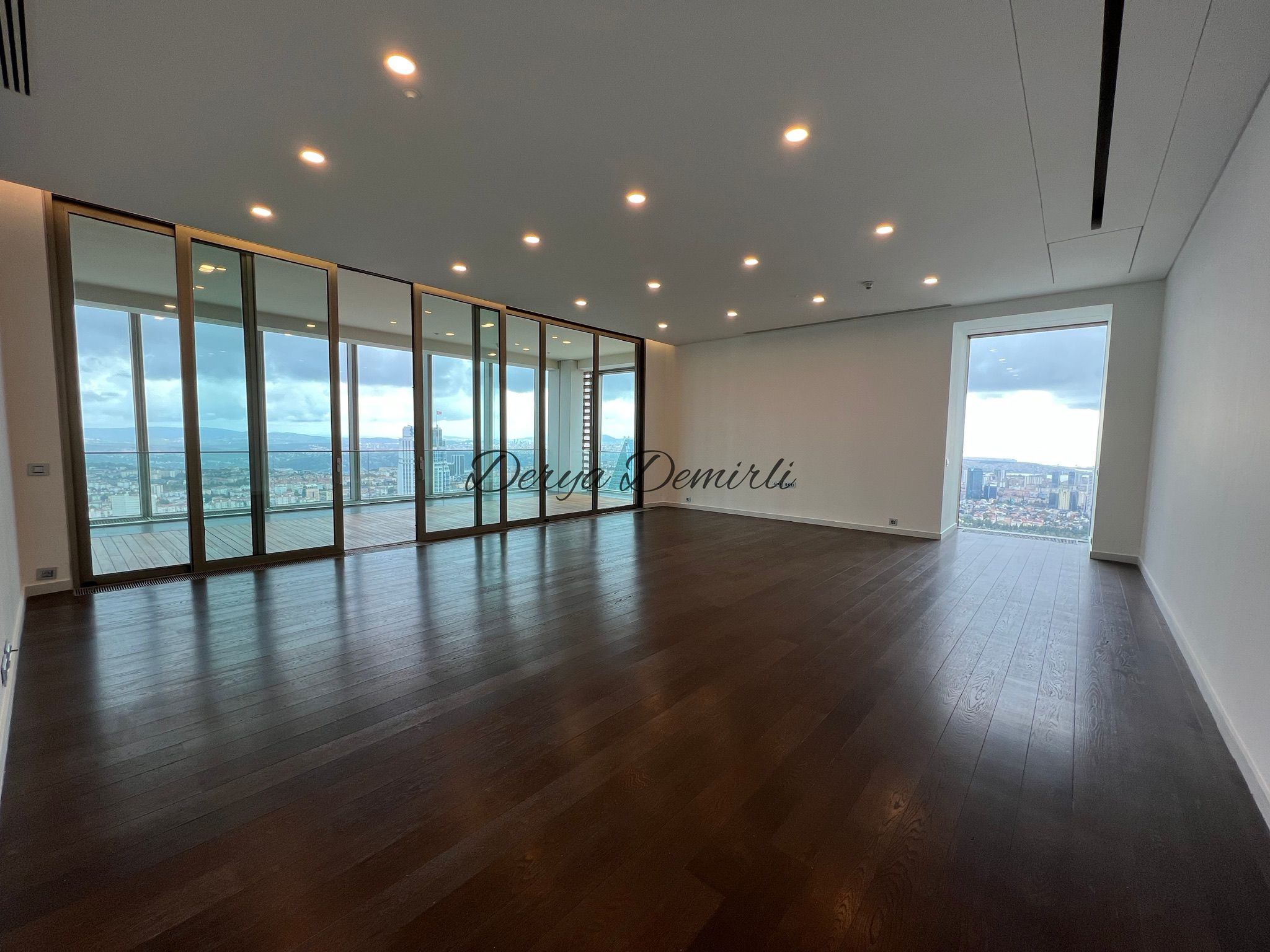 İstanbul Sapphire Residence Lüks 3.5+1 Satılık Daire Levent